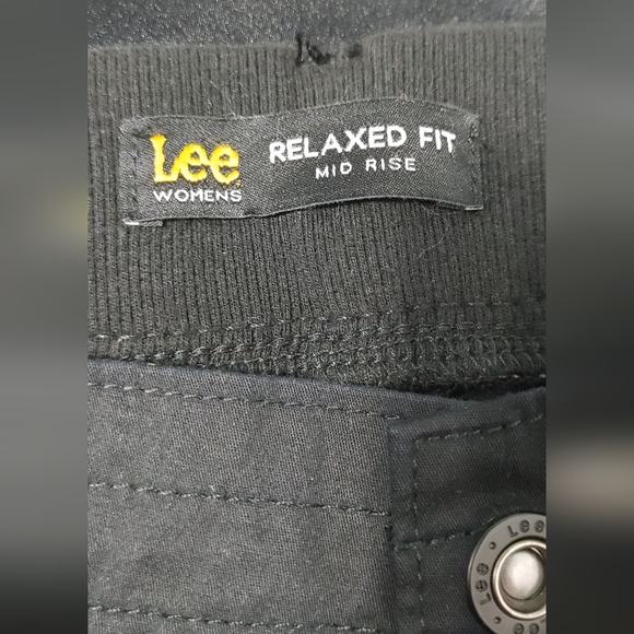 Lee Relaxed Fit Midrise Capris  Size 18W NWOT - Picture 8 of 9